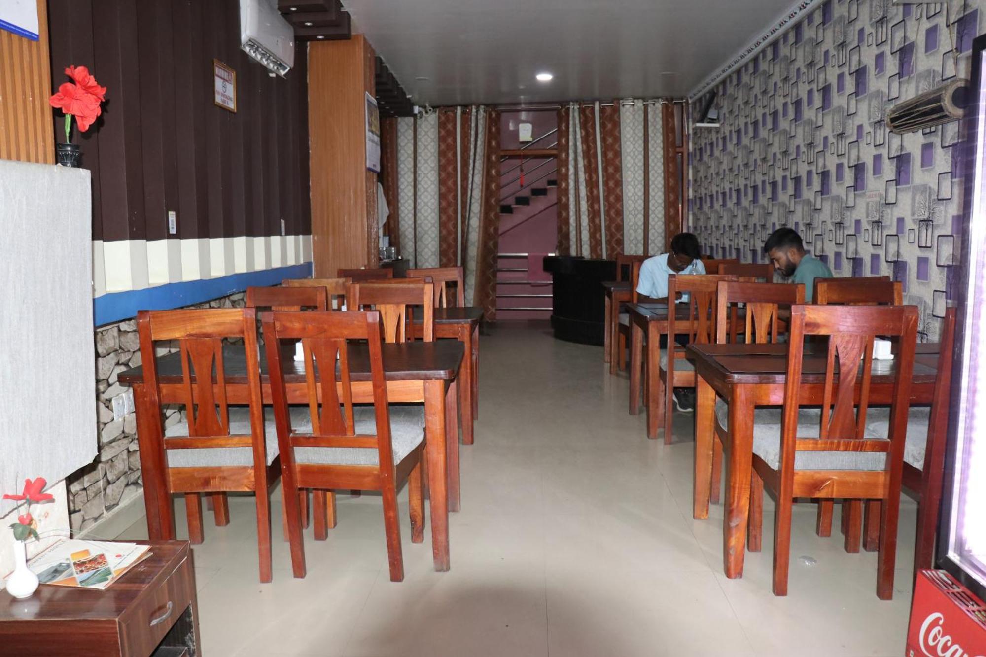 Surkhet Hotel Megha Heritage מראה חיצוני תמונה