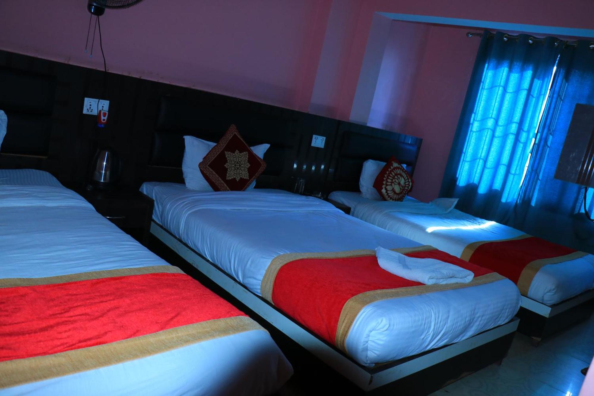 Surkhet Hotel Megha Heritage מראה חיצוני תמונה