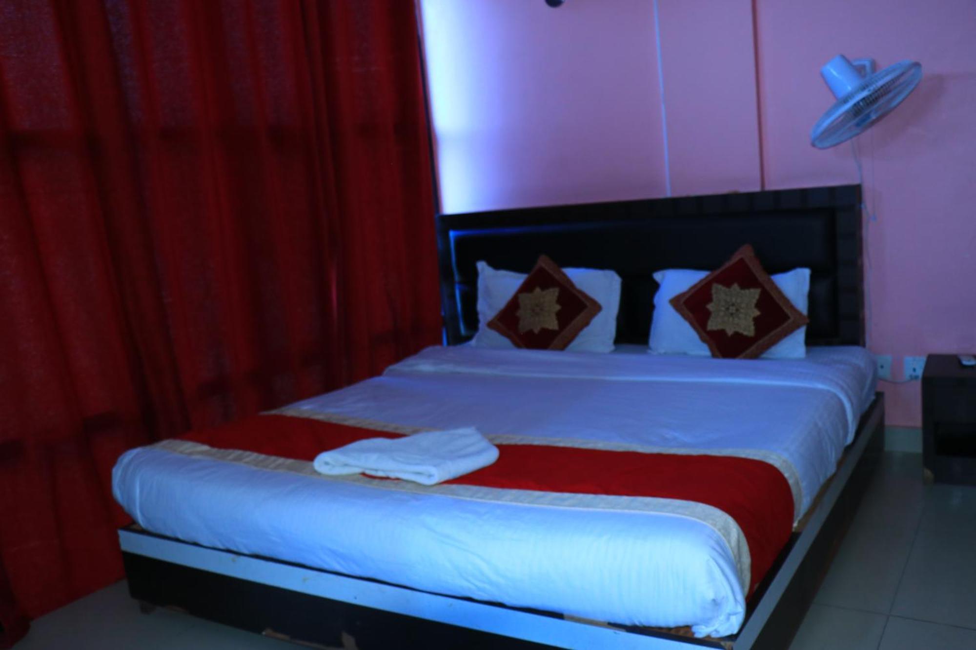 Surkhet Hotel Megha Heritage מראה חיצוני תמונה